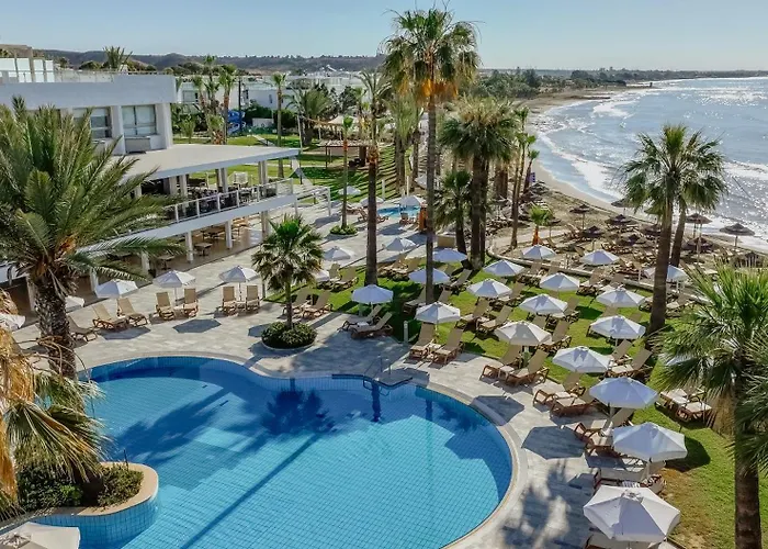 golden-bay-beach-hotel-larnaca